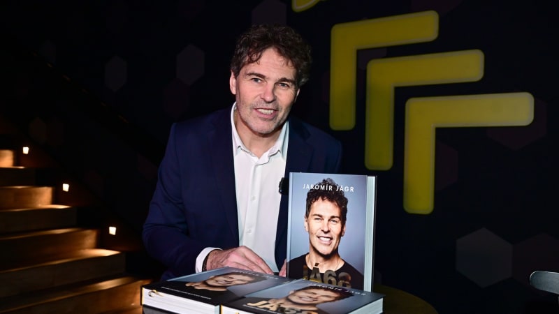 Skončit můžu ze dne na den, připustil Jágr na křtu knihy. Promluvil i o založení rodiny