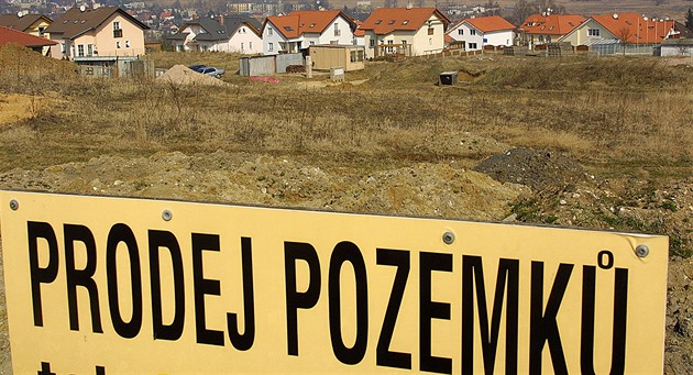 Ostrava pomůže obvodu s náhradami za znečištěné parcely. Půjčí devět milionů