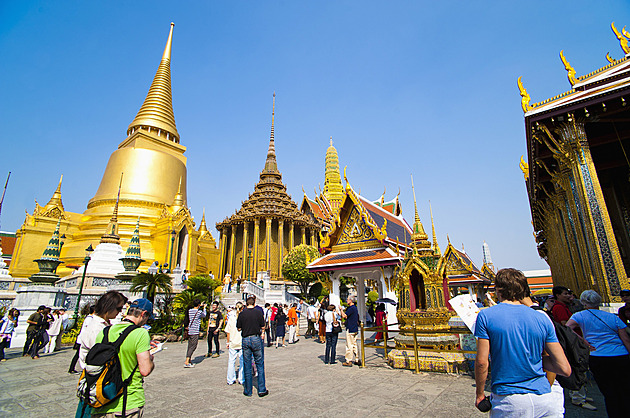 Lesk Bangkoku, krásný zločin a mytí slonů. V thajské mozaice si něco najde každý