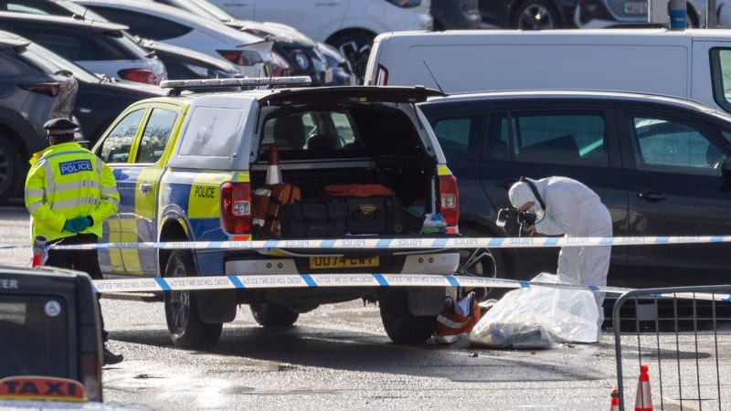 Tragédie ve vlaku odhalila obavy Britů. Pocit bezpečí mizí, nože se staly symbolem strachu