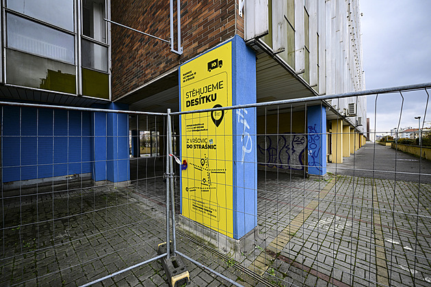 Prodej bývalé radnice je na dosah, Praha 10 chce získat peníze na nové sídlo