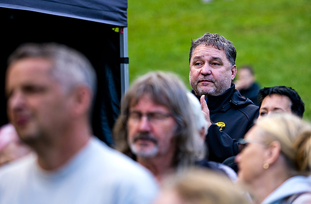 Kysela o barážové debatě: Kdo na extraligu má, ať ji hraje. Příkladem může být NHL