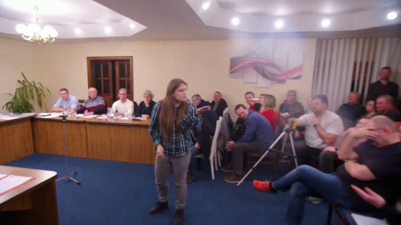 Dusno na škole ve Hnojníku: Vzpoura žáků, pak emoce na zastupitelstvu. Debata byla plná křiku