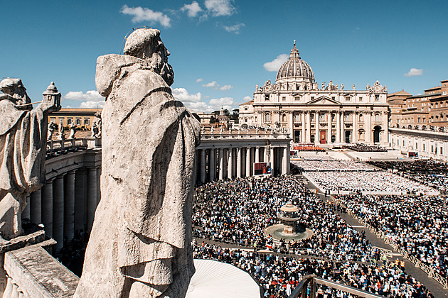 OBRAZEM: Tajemná obálka TGM či odchod „atomové baby“. Rok 2025 očima fotografů