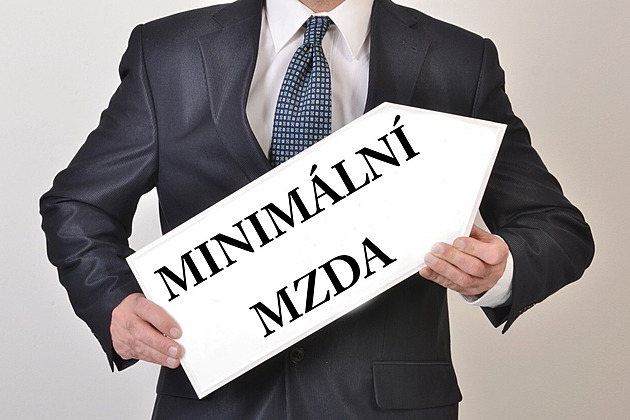Zvedla se minimální mzda, s ní i odvody a limity. Jak se dotkne zaměstnanců
