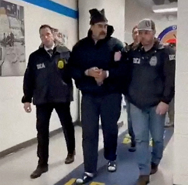 Maduro je v newyorské vazební věznici. Šťastný nový rok, přál spoutaný po příletu