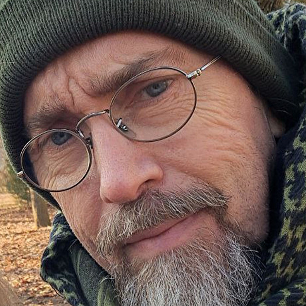 Dezorientovaný muž zmizel během vycházky za rodinou, příbuzní se bojí o jeho život