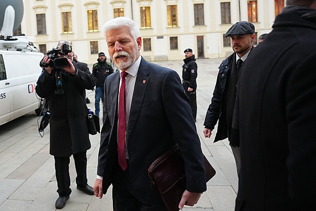 Prezident Pavel dorazil na jednání o muniční iniciativě. Nová vláda ji nezruší