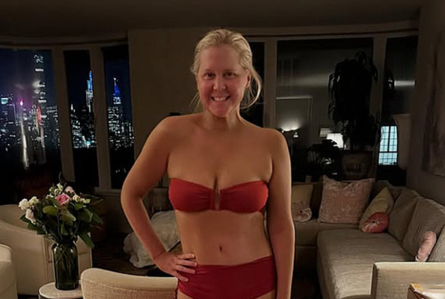 Bez filtrů a příkras. Hubenější Amy Schumerová se ukázala v plavkách