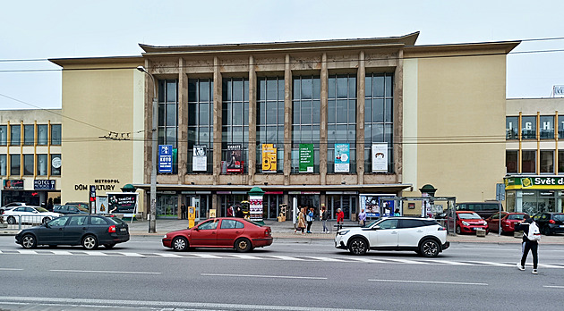 Poslední bitva o Metropol. Odboráři jako majitelé komplexu tvrdí, že je to nátlak