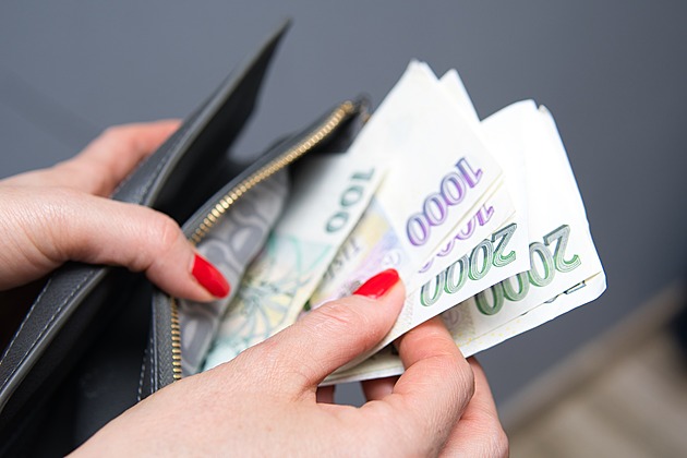 Úspory jako novoroční předsevzetí? Stačí pár stovek po výplatě, zní rady expertů