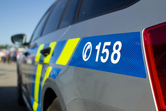 Kriminalisté po zásahu na Technické inspekci stíhá tři lidi. Viní je i z úplatků