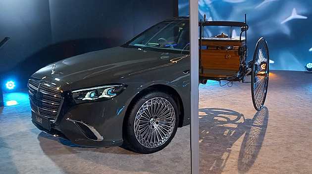 Nová třída S Mercedesu poprvé v Česku. Ukazuje, proč je pořád královnou luxusu