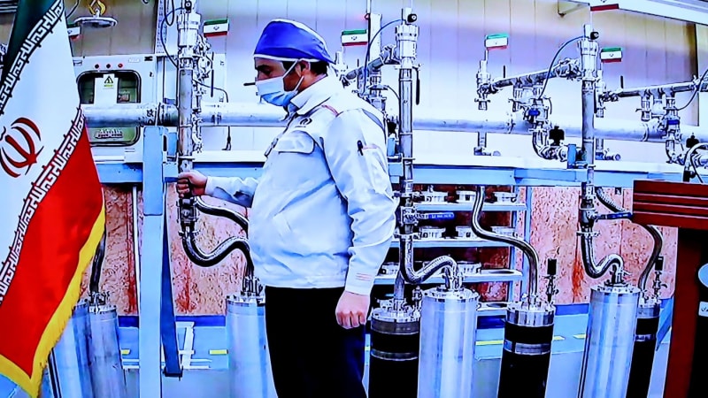 USA a Izrael chtějí obohacený íránský uran. Teherán ho má na 11 atomových bomb