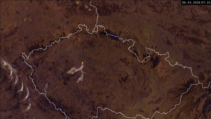 Záhadný záblesk nad Prahou má banální vysvětlení. Expert našel „viníka“ v srdci Holešovic