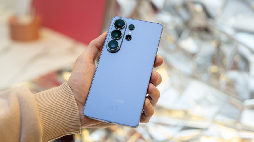 Konec drahého titanu? podívejte se, jak dopadl drsný test odolnosti Galaxy S26 Ultra