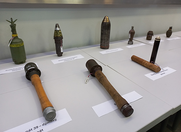 Letecká puma v nosítkách i granáty na stavbě D3. Jihočeští pyrotechnici bilancují