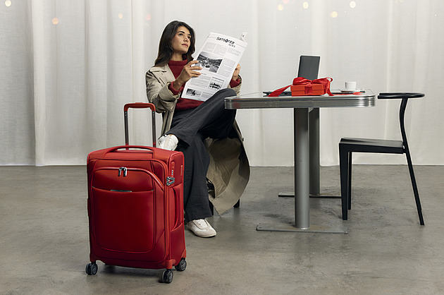 Skořepinový vs. textilní kufr: Který vydrží víc při cestování letadlem?