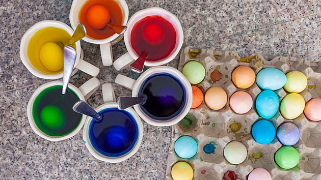 Test velikonočních barev na vejce: Některé selhaly a jiné překvapily výsledkem