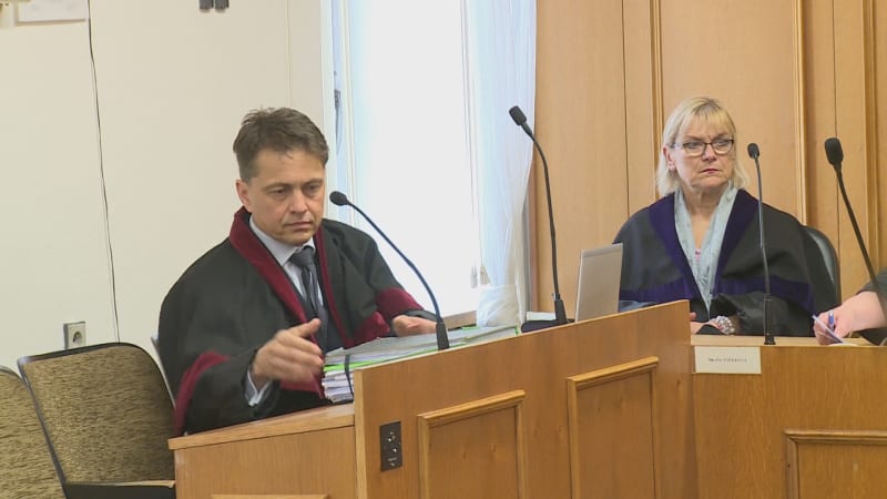 Sadistický rituál kutnohorské sekty před soudem: Muže před smrtí bili klackem a týrali hladem