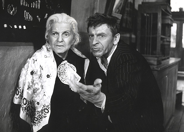 Hlinkova garda, knoflíky a ukradený Oscar. Když Obchod na korze dobyl Hollywood