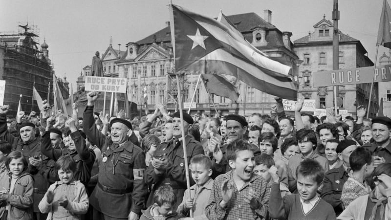 Ruce pryč od Kuby! Proti americké invazi protestoval milion Čechoslováků