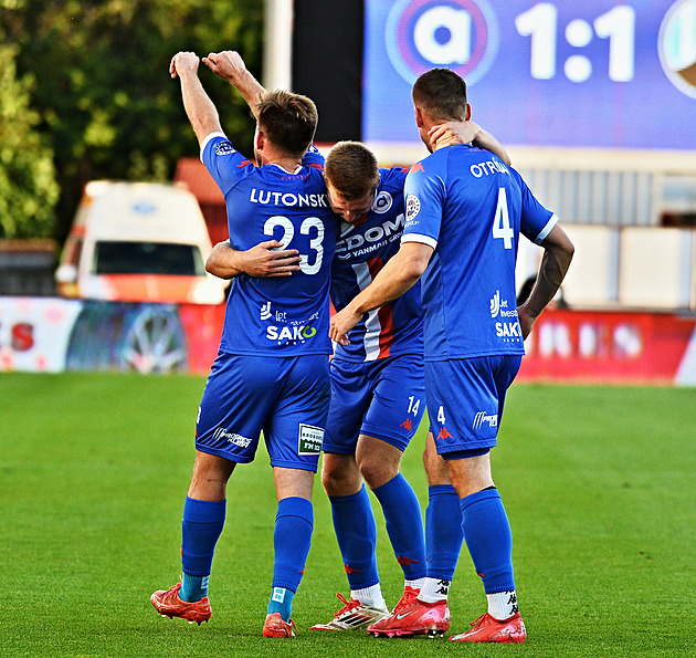 Táborsko zůstává po výhře nad Příbramí druhé, Artis otočil duel s Budějovicemi