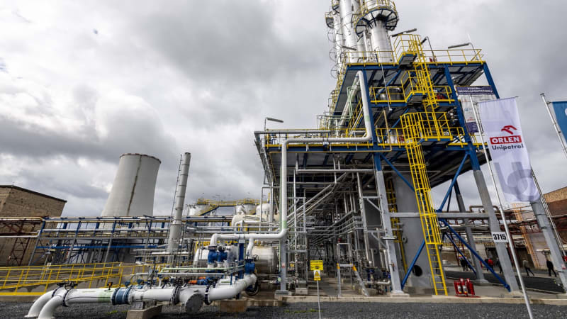 Smrtelný úraz v litvínovské chemičce. Zemřel zaměstnanec, případ vyšetřuje policie