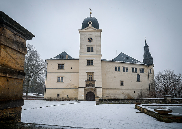 Spor o mobiliář Hrubého Rohozce nekončí, památkáři rozporují sporné položky