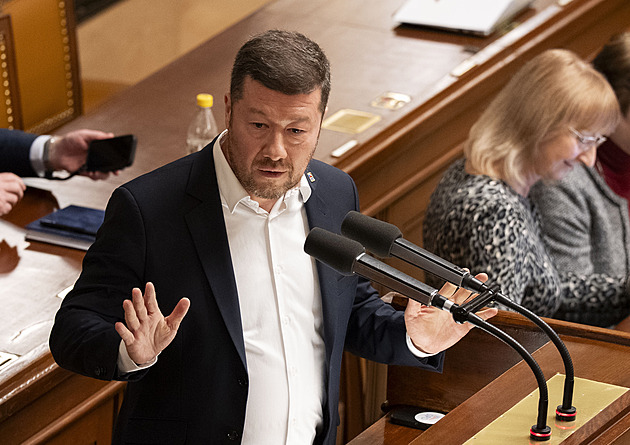 Poslanci se hádají o sudetské Němce a o to, kdo chce rušit Benešovy dekrety