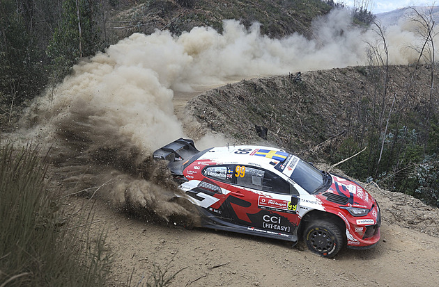 Úvodní etapu Portugalské rallye ovládl Solberg, vede o tři sekundy