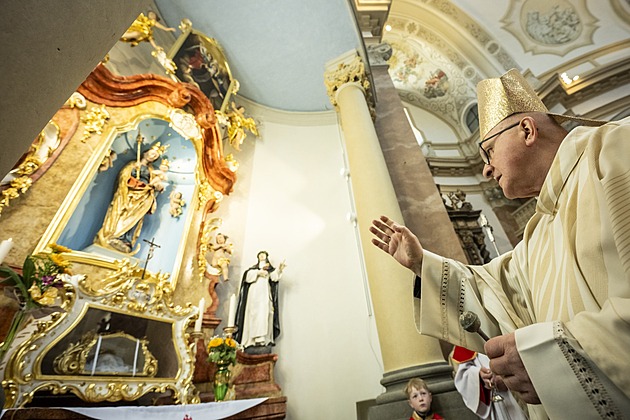 Policie už ví, kdy předá lebku svaté Zdislavy církvi. Uvidí ji účastníci pouti?