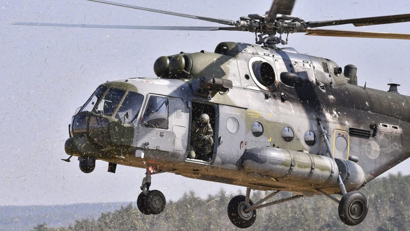 Nikdo nepřežil. V Kašmíru se zřítil vojenský vrtulník Mi-17, na palubě bylo 22 lidí