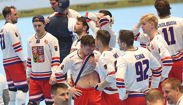 Třetí stříbro v řadě. Hokejbalisté ve finále MS podlehli Američanům v prodloužení
