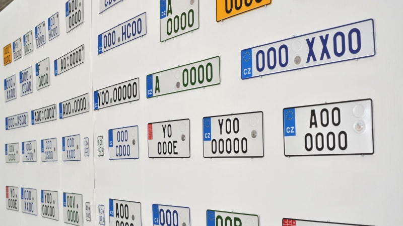 Techničák i SPZ vyzvednete ve výdejním boxu, schválila vláda. Digitalizace má pokročit