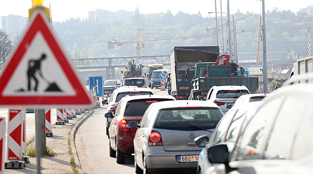 Výhrůžky a vulgarity. Silničáři v Brně čelí urážkám i útokům od lidí