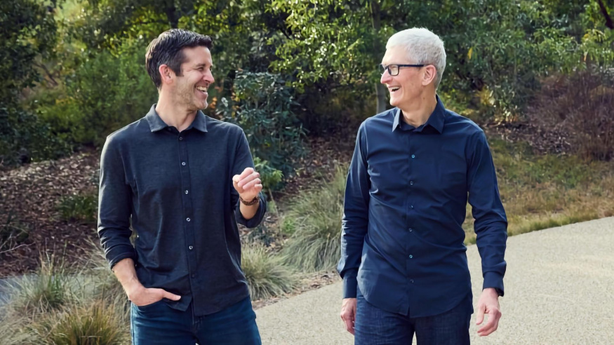 Konec jedné éry: Tim Cook skončil jako šéf Applu, nastupuje John Ternus