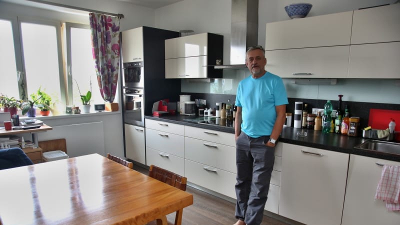 Tesařík žil ve vile po tchyni. Řekli mi, že pak zavolá, vzpomínal na tragickou smrt bratra