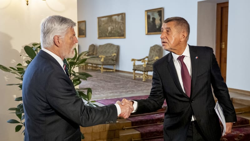 Prezident v pondělí přijme Babiše. Půjde o koordinaci zahraniční politiky, oznámil Hrad