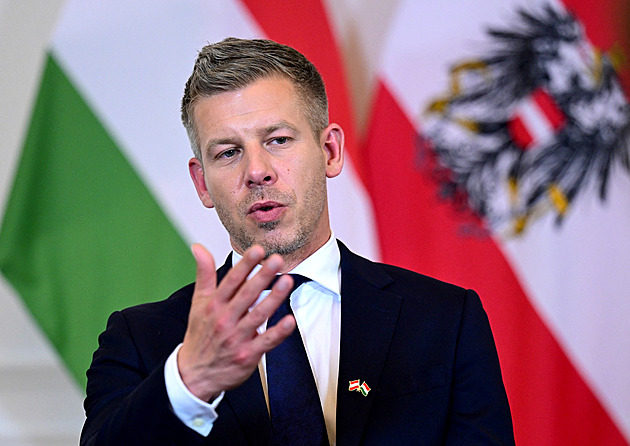 Magyar chce změnit zákon o adopcích pro stejnopohlavní páry. Za Orbána to nešlo