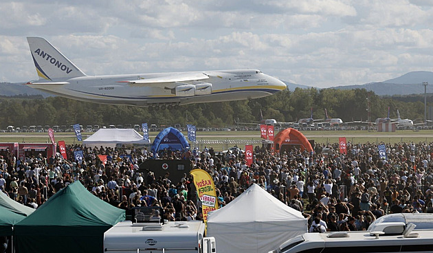 Dny NATO nabídly davům impozantní představení letců i nové stroje armády