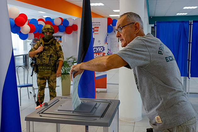 Jednotné Rusko míří k rekordnímu výsledku. Opozici z voleb předem vyloučili