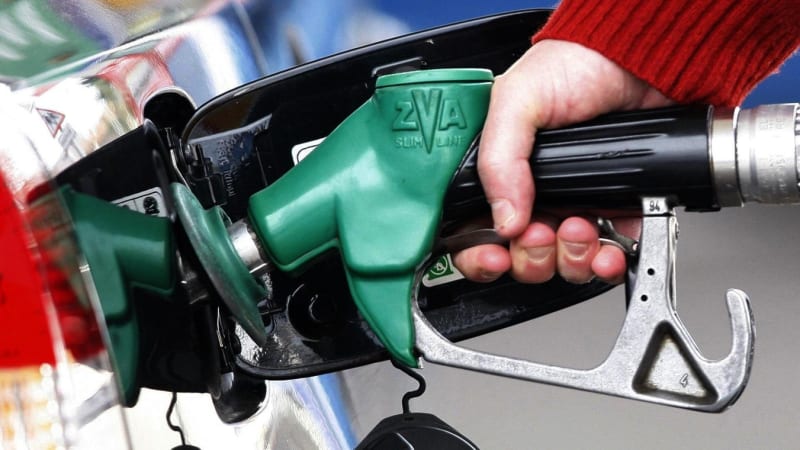 Nafta v srpnu zdražila v Česku nejvíce ze států Evropské unie. Benzin zůstal pod průměrem