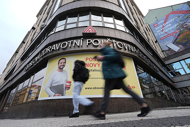 Podezření na korupci ve VZP. Policie zadržela tři lidi, nikoho neobvinila