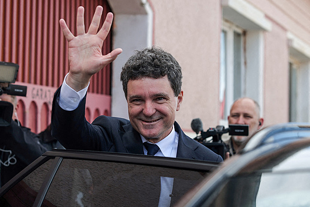Pavel přijal prezidenta Rumunska. Jednat chtějí o bezpečnosti NATO i spolupráci
