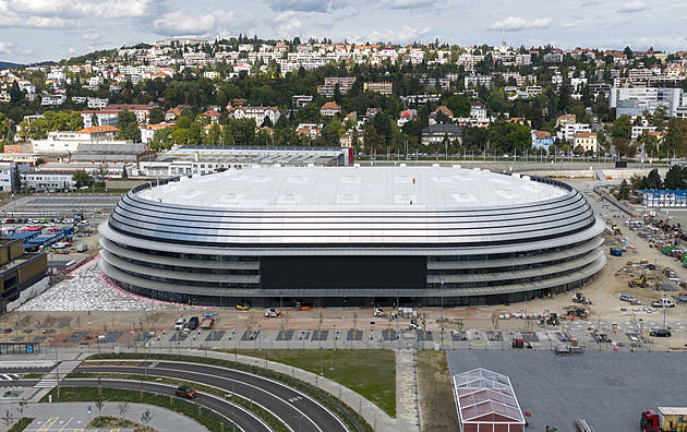 Nové sportovní haly i knihovny. Politici doručují mnoho slibů těsně před volbami