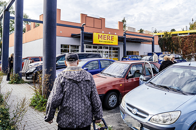 „On to není sýr, ale na vaření dobrý.“ Jak se nakupuje v ruském supermarketu v Česku