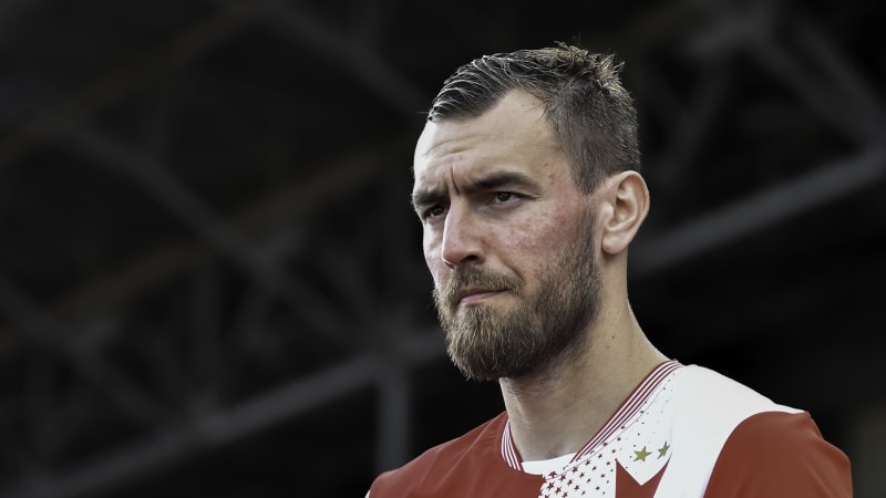 Konec Chorého ve Slavii: Po vyloučení v utkání s Hradcem už nenastoupí, řekl Trpišovský