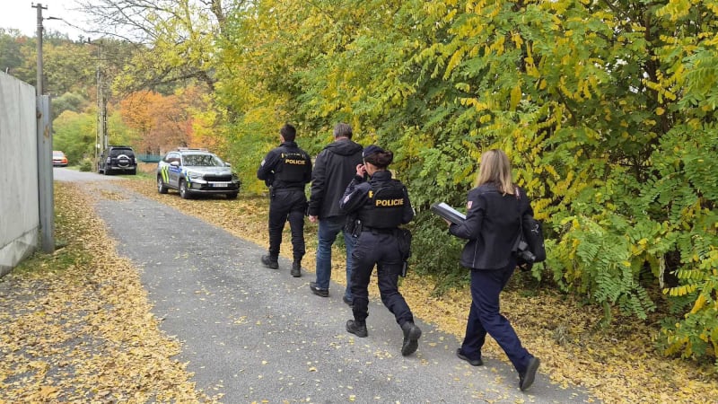 Neštěstí v Rokycanech: Muž se měl polít hořlavinou a zapálit. Pak ujel na kole, popsala svědkyně