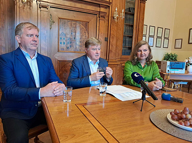 Část starostů z Krkonoš žádá odvolání šéfa KRNAP, podle nich ohrožuje park